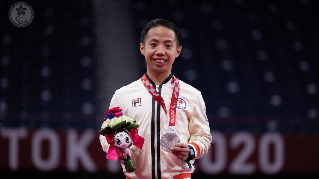 Atlet Yang Sangat Rendah Hati. Atlet Badminton Hong Kong Chu Man-kai Meraih Medali Perak Paralimpiade Tokyo 2020