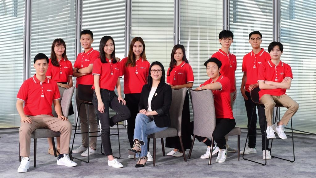 Seragam Karyawan HSBC Hong Kong Dari Jas Menjadi Kaos Polo Santai Mulai September 2021. Mengapa Demikian?