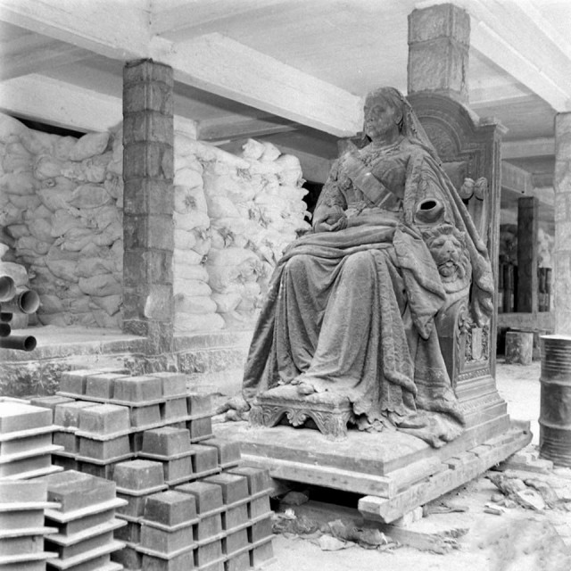 Patung Queen Victoria yang sempat dibawa ke Jepang dikembalikan ke pemerintah Hong Kong setelah perang dunia kedua. [Photo: Public domain]