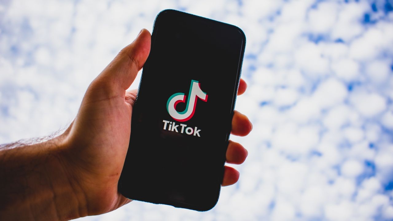 Apa Penyebab Sebenarnya TikTok Keluar Dari Hong Kong?